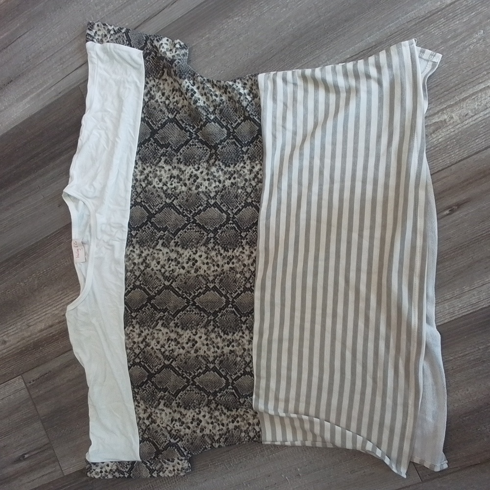 🌞 Hailey & Co. Snakeskin design block top